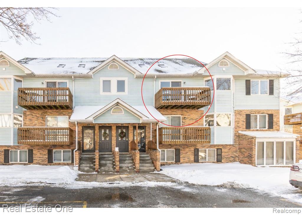 352 Pinewood Drive, Plymouth, MI 48170 — Photo 3