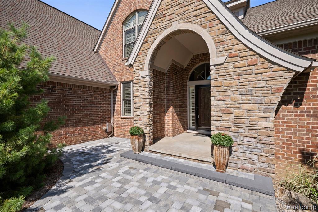 4128 BINGHAMPTON Court, Clarkston, MI 48348 — Photo 3