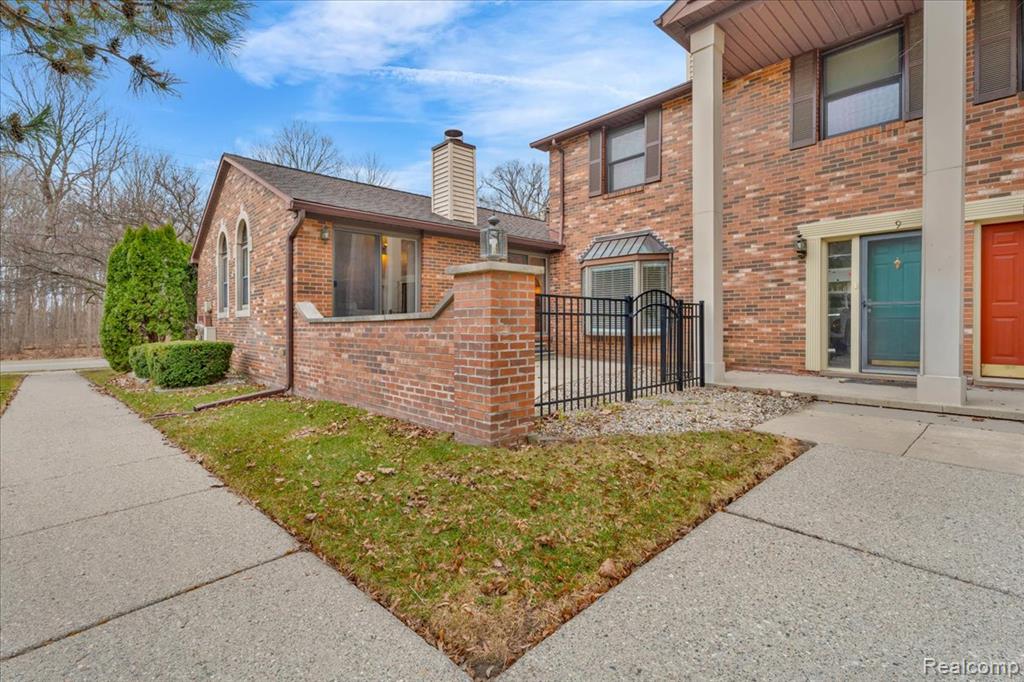 955 Woodlane Drive, 9, Rochester Hills, MI 48307 — Photo 30