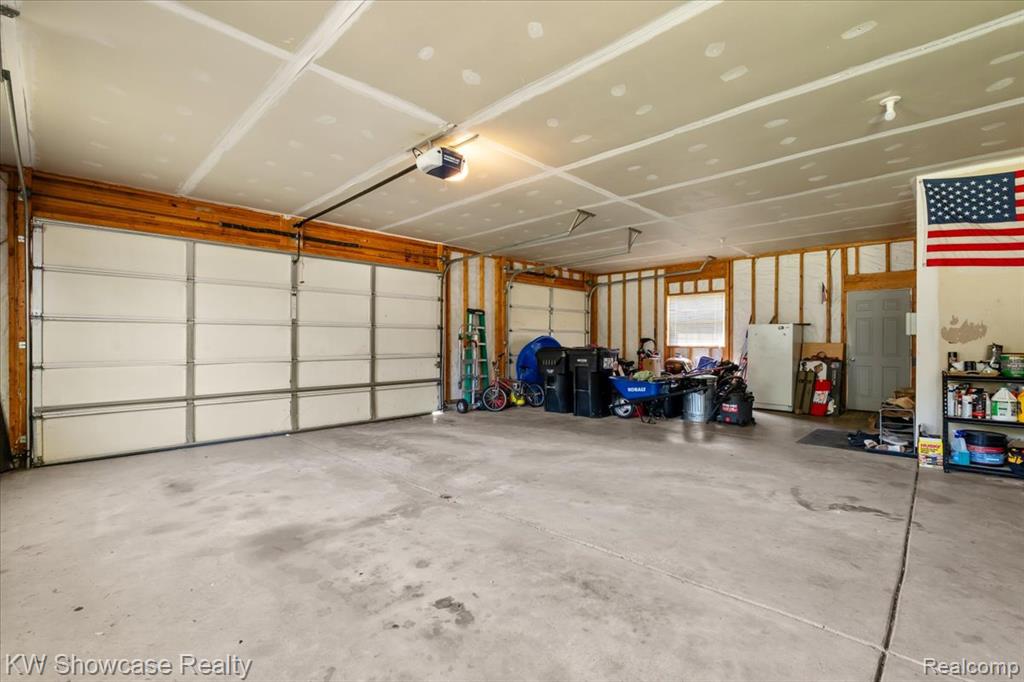 5037 Scheuners Way, Howell, MI 48843 — Photo 14