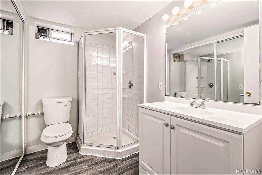 953 E BRICKLEY Avenue, Hazel Park, MI 48030 — Photo 13