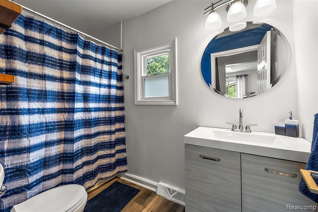 433 CHERRY Drive, Troy, MI 48083 — Photo 14