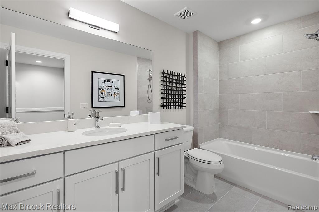 7464 Gramercy Circle, 19, West Bloomfield, MI — Photo 42