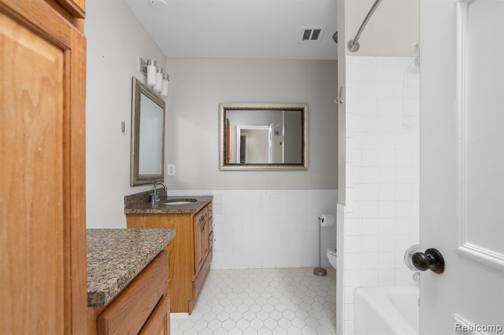 42160 WOODWARD Avenue, UNIT 78, Bloomfield Hills, MI 48304 — Photo 18
