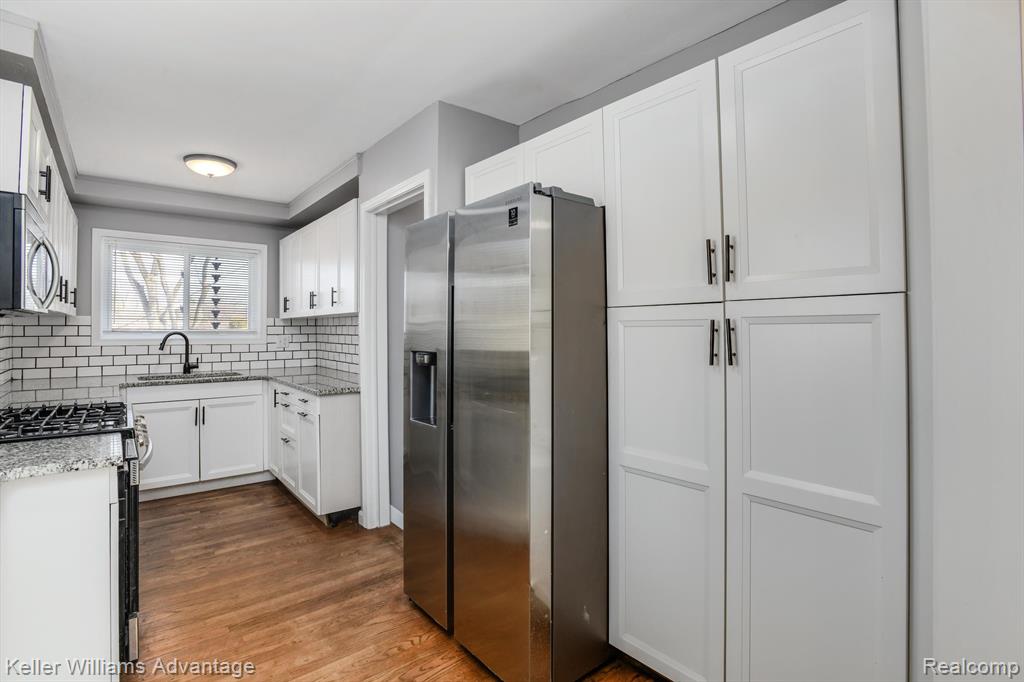 547 E SUMMIT Street, Milford, MI 48381 — Photo 5