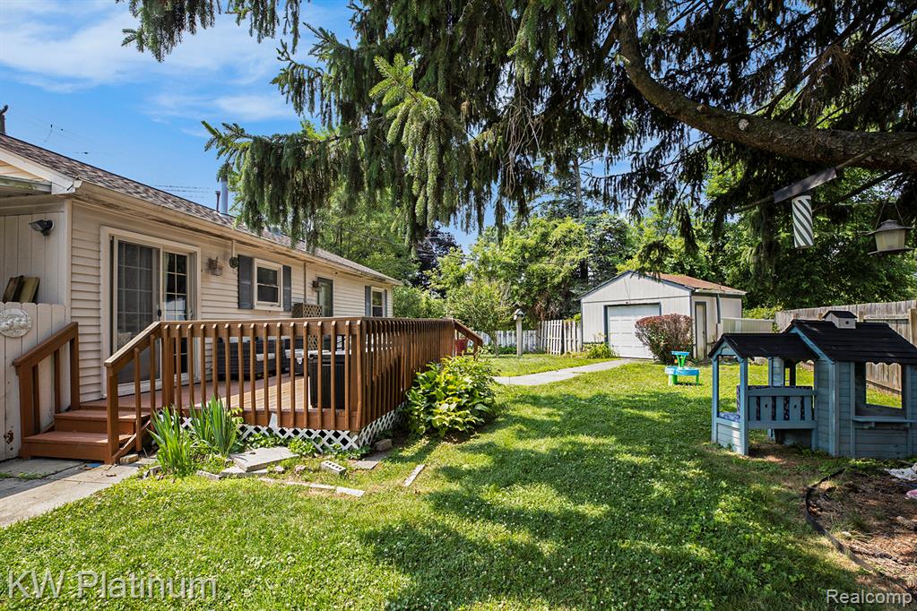 8125 Ogden Drive, Sterling Heights, MI 48314 — Photo 23