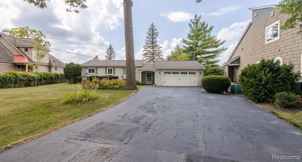 8701 Sherwood Drive, Davisburg, MI 48350 — Photo 2