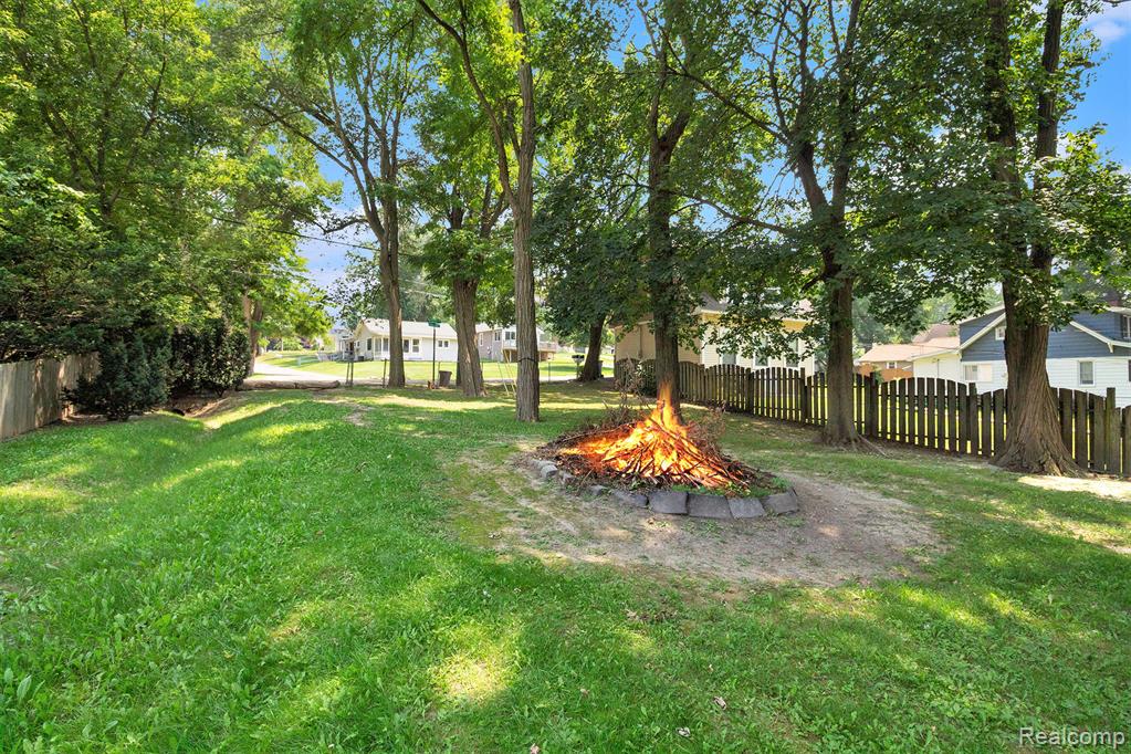 5905 Fonda Lake Drive, Brighton, MI 48116 — Photo 26