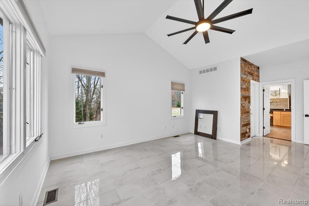90 Creekwood Drive, Lake Orion, MI 48362 — Photo 18