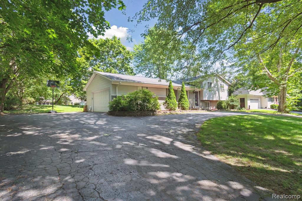 4304 Woodcock Way, Highland, MI — Photo 4