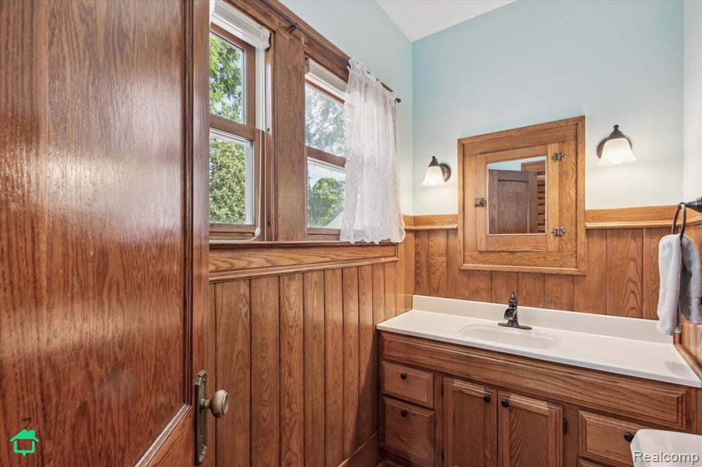 6097 Andersonville Road, Waterford, MI 48329 — Photo 10