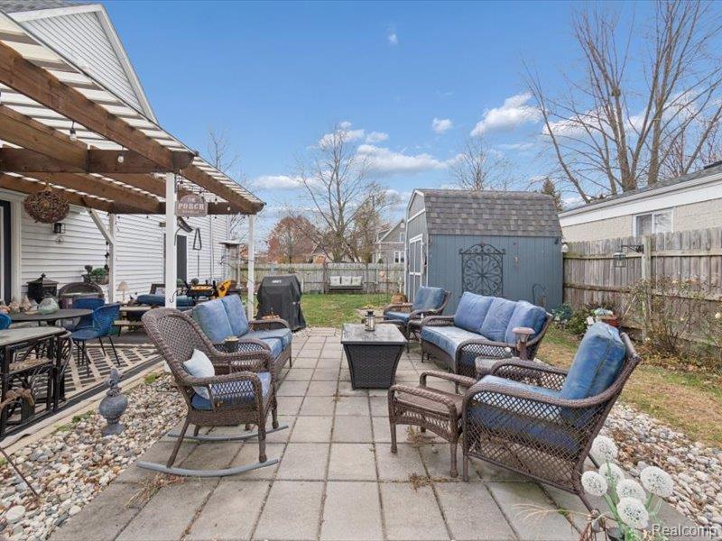 404 Pine Street, Wyandotte, MI 48192 — Photo 46