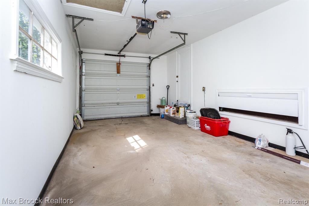 4120 Lotus Drive, Waterford, MI 48329 — Photo 26