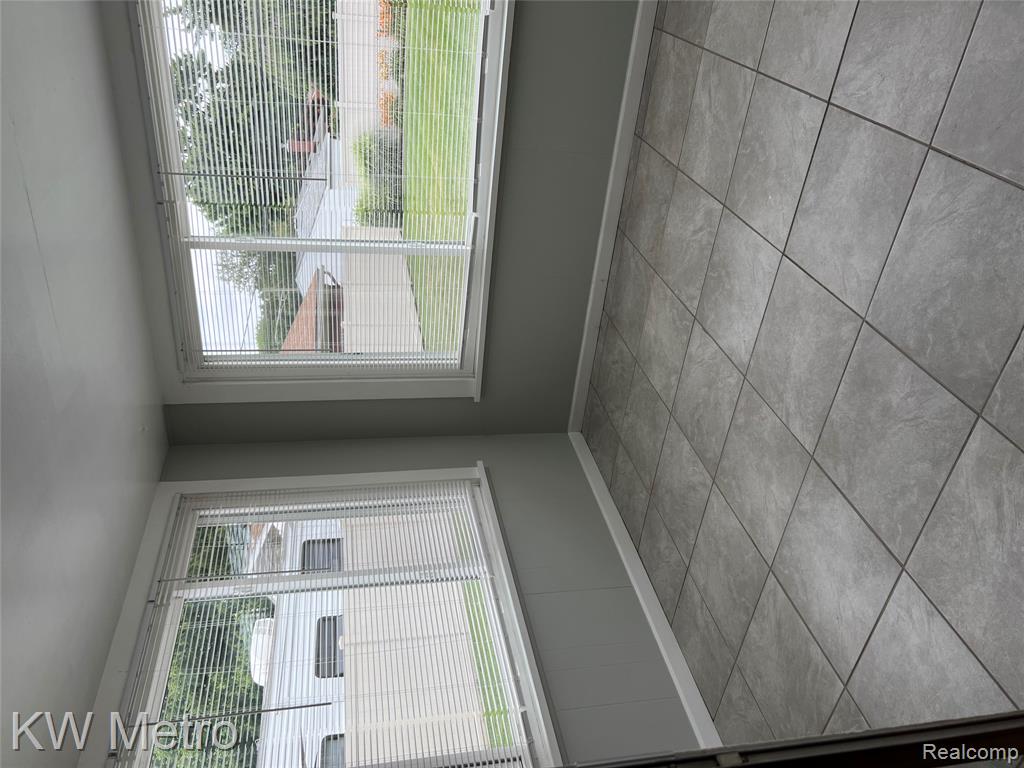 8251 Darlene Street, Warren, MI 48093 — Photo 20