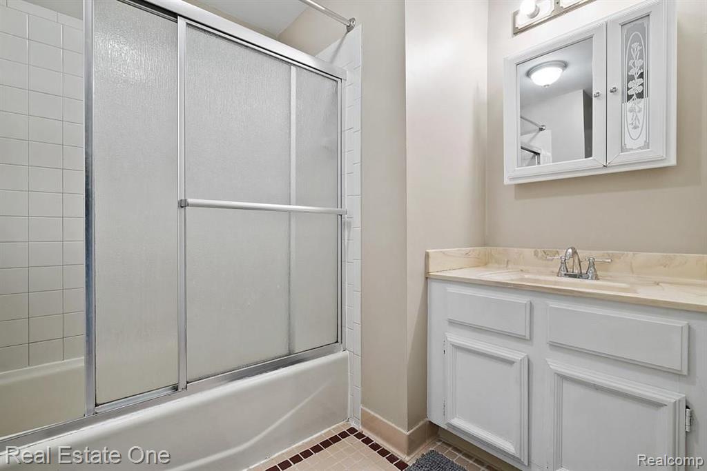 5139 BUCKINGHAM, Troy, MI 48098 — Photo 11