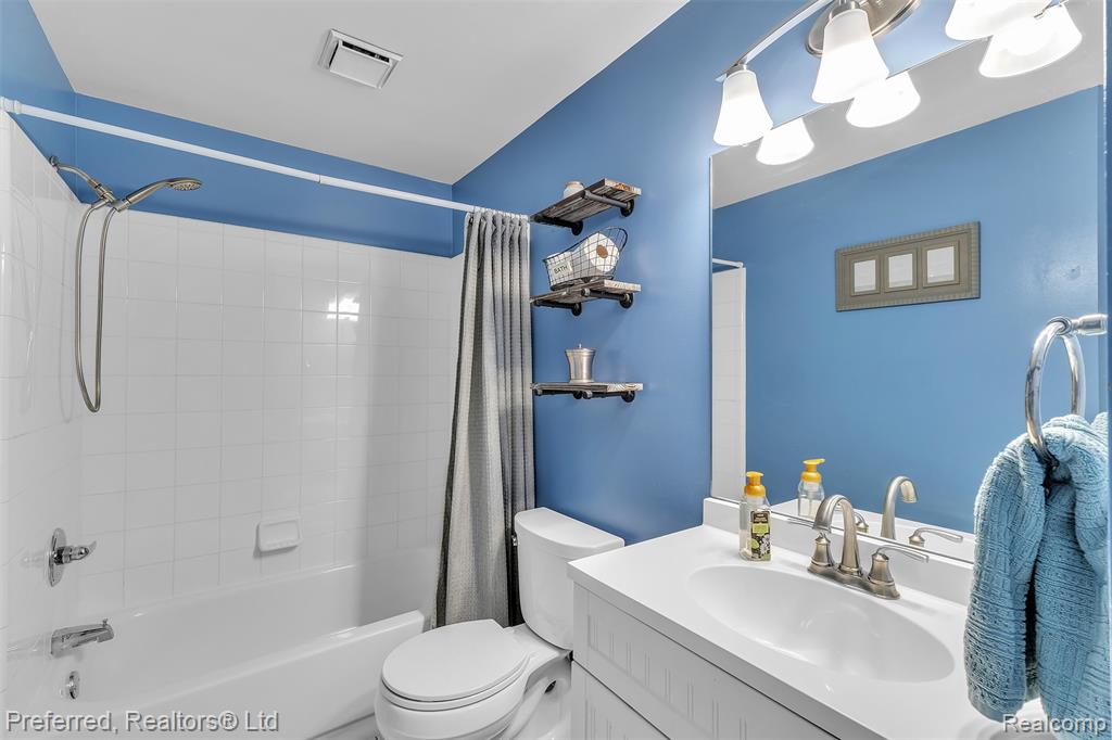 7363 Hideaway Drive, Ypsilanti, MI 48197 — Photo 23