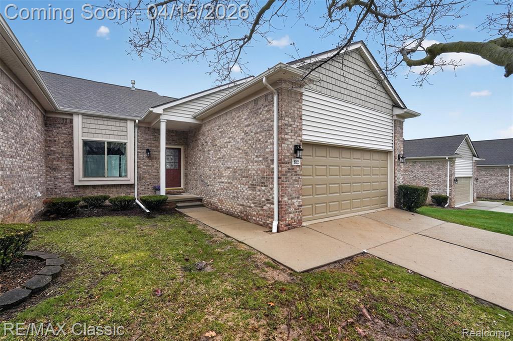 652 Woodside Drive, Milford, MI 48381 — Photo 2