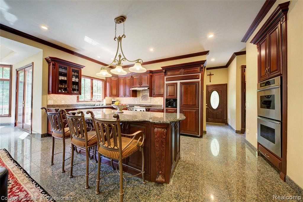 4546 Forest Edge Lane, West Bloomfield, MI 48323 — Photo 26