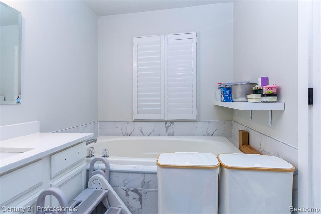 757 Sandalwood Drive, Troy, MI 48085 — Photo 19