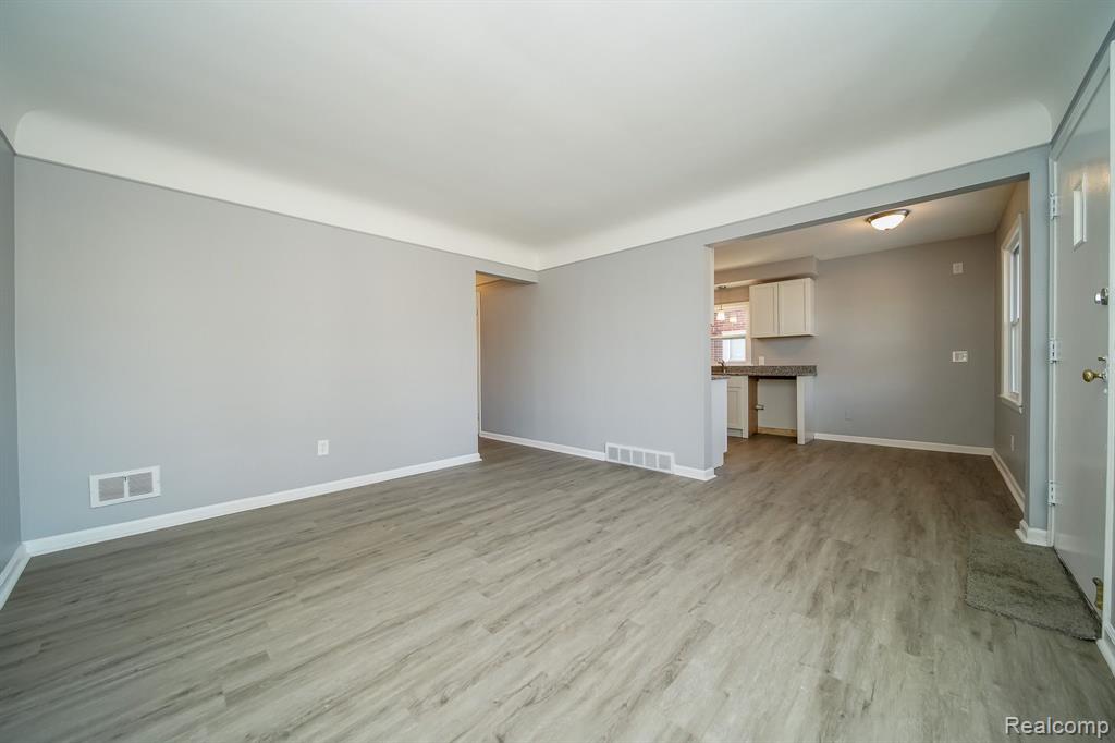 927 CLEOPHUS Parkway, Lincoln Park, MI 48146 — Photo 22