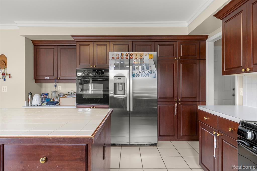 30060 Bristol Lane, Bingham Farms, MI 48025 — Photo 29