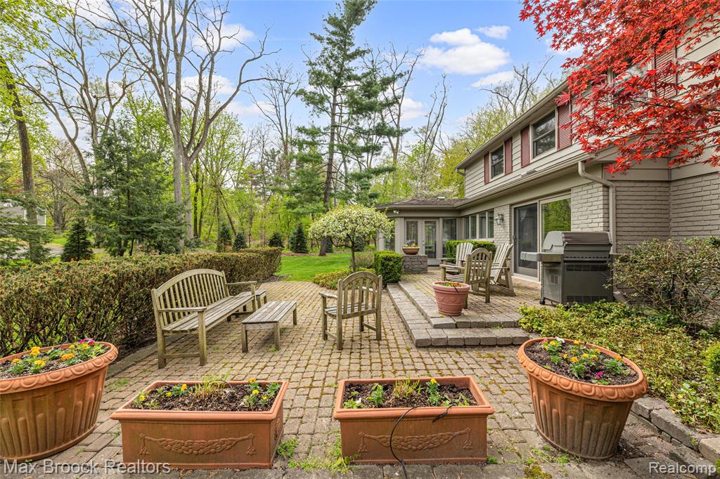 25933 Hersheyvale Drive, Franklin, MI 48025 — Photo 31
