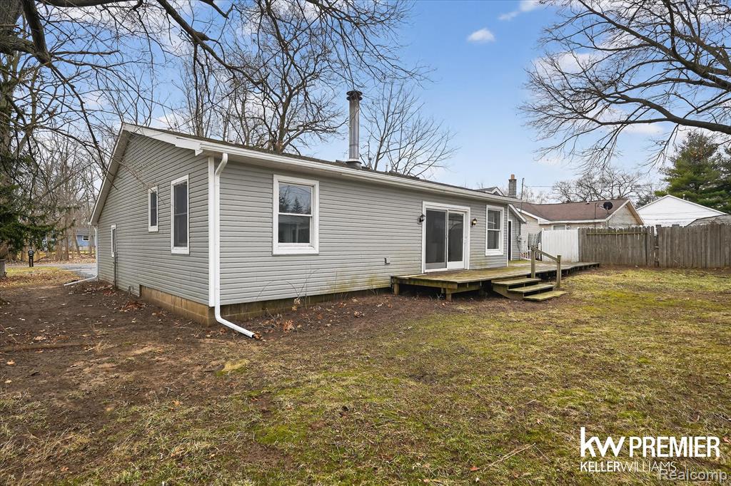 5658 Crescent Road, Waterford, MI 48327 — Photo 32