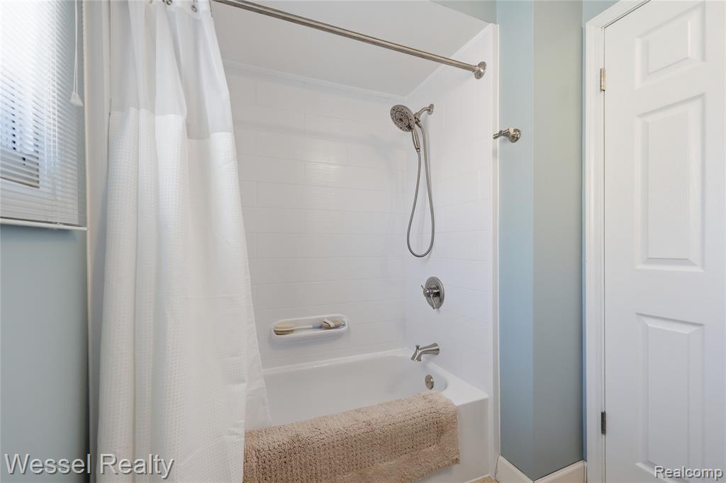 47400 Sanborn Drive, Macomb, MI 48044 — Photo 19
