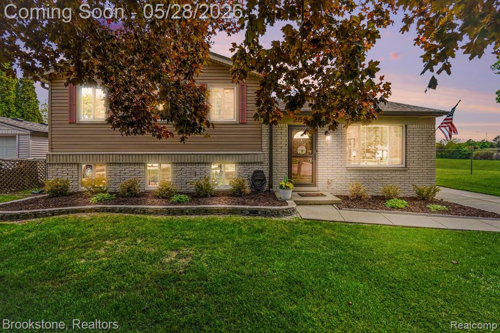 2564 Rainbow Drive, Troy, MI 48083 — front exterior