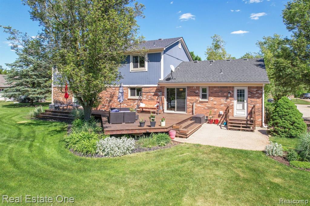 10124 Royce Drive, South Lyon, MI 48178 — Photo 44