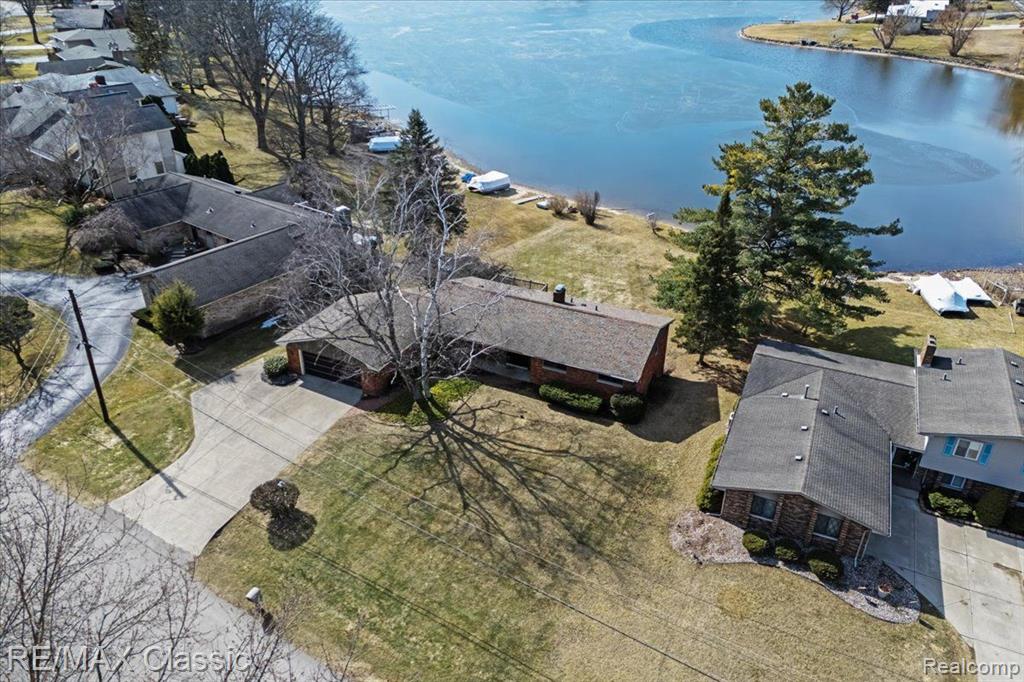 5197 SURFWOOD Drive, Commerce Twp, MI 48382 — Photo 4