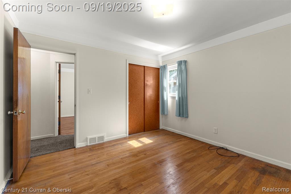 9001 Leverne, Redford, MI 48239 — Photo 25