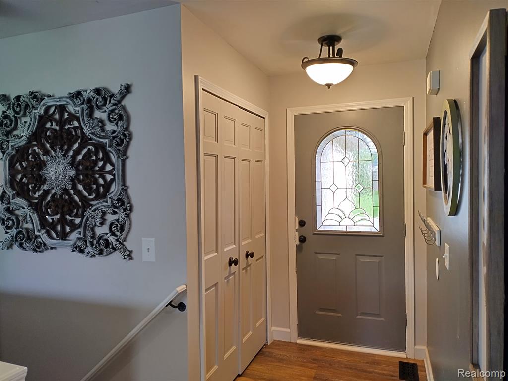 7484 WALNUT Drive, Goodrich Vlg, MI — Photo 5
