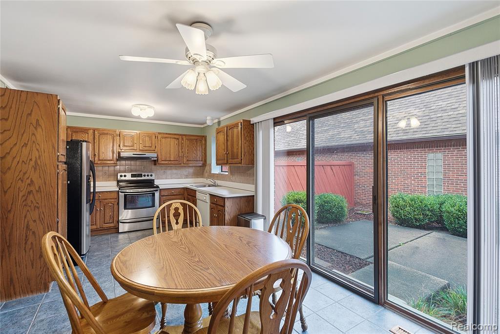 42216 Lochmoor Street, Clinton Twp, MI 48038 — Photo 7