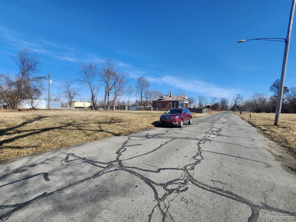 615 W BRENTWOOD Street, Highland Park, MI 48203 — Photo 5