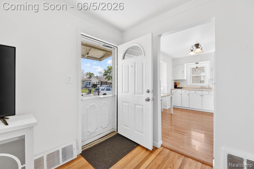 612 Mayflower Avenue, Lincoln Park, MI 48146 — Photo 6