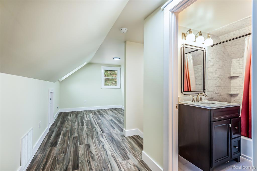 542 Oak Dale Drive, Chelsea, MI 48118 — Photo 44
