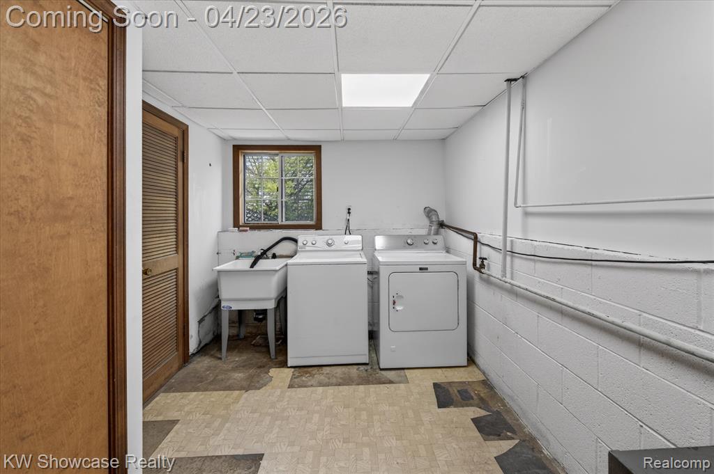 1584 Chanticlair Circle, Wixom, MI 48393 — Photo 38