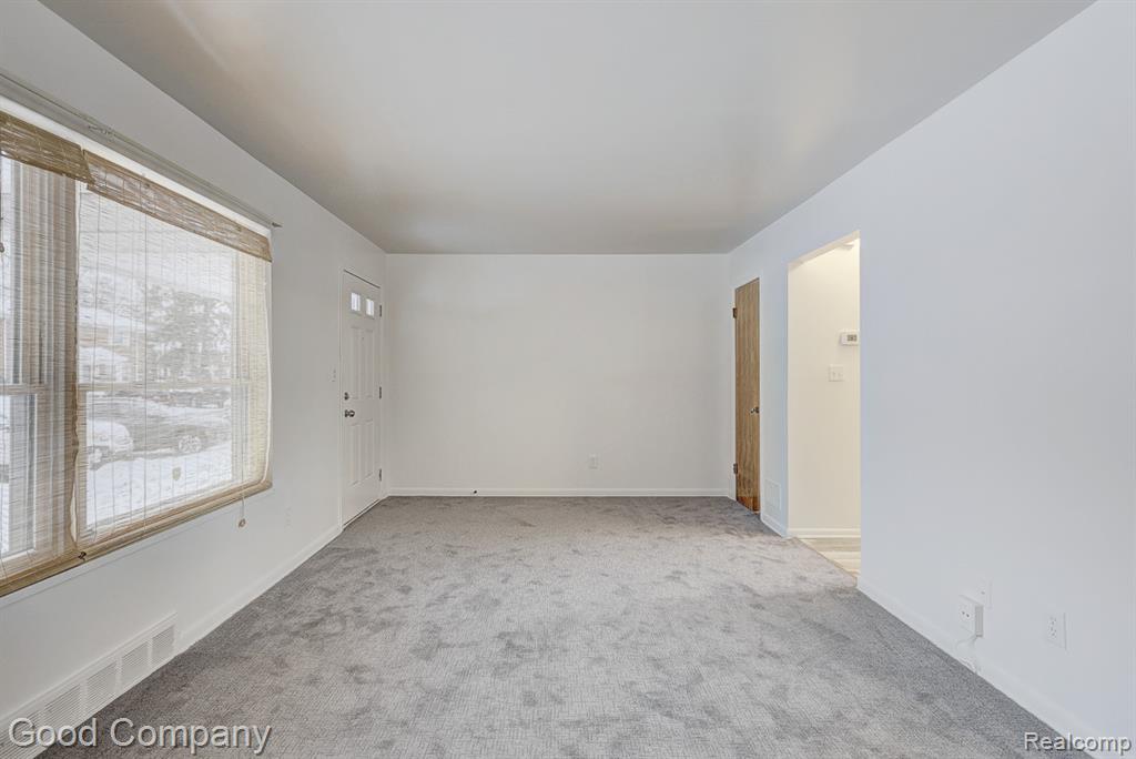 6958 Town Lane, Dearborn Heights, MI 48127 — Photo 5