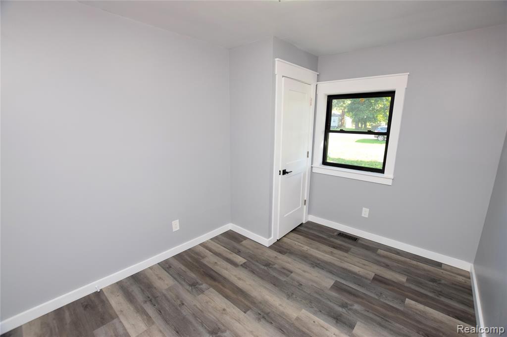 5187 Lippincott Boulevard, Burton, MI 48519 — Photo 13
