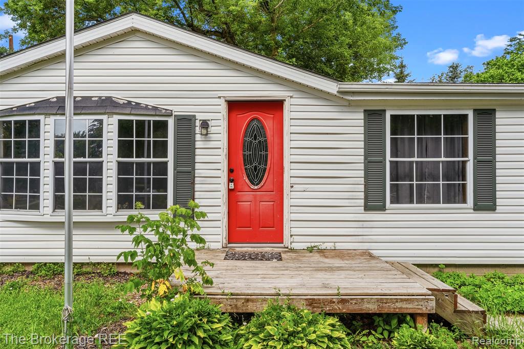 6829 West Street, North Branch, MI 48461 — Photo 4