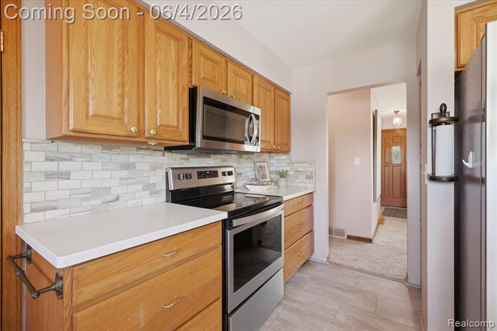 725 Deerpath Court, Ortonville, MI 48462 — Photo 40
