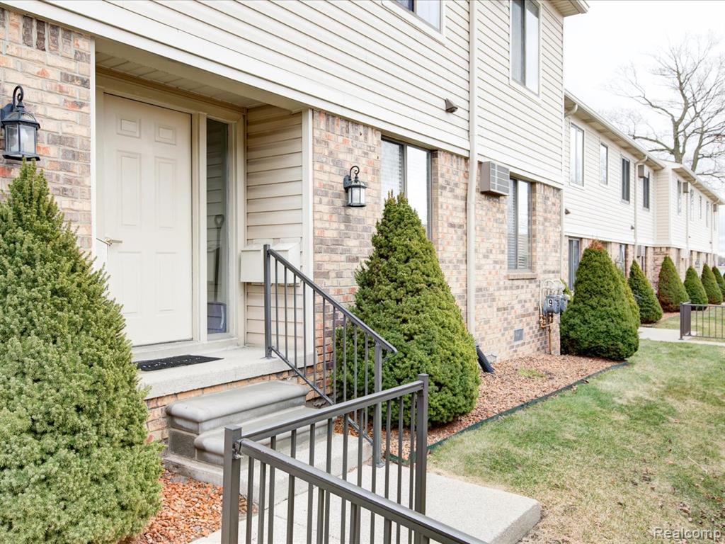 1700 RIVER Road, 9, Marysville, MI 48040