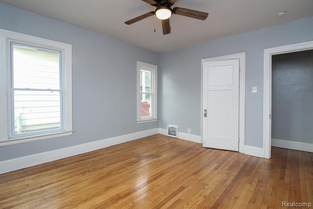2170 MONTCLAIR Street, Detroit, MI 48214 — Photo 30