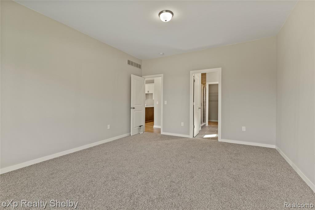 52150 Wellington Valley Drive, Macomb, MI 48042 — Photo 10