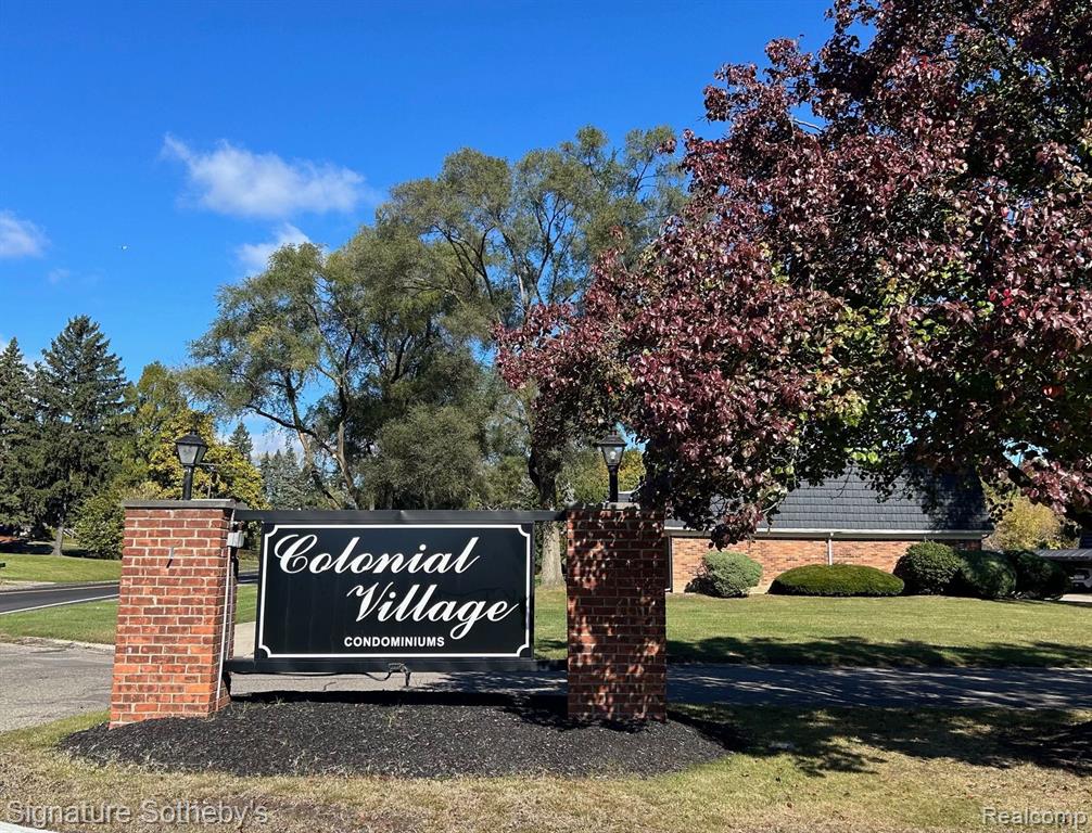 1824 COLONIAL VILLAGE Way, 4, Waterford, MI 48328 — Photo 14