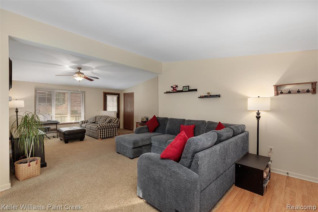 975 Woodlane Drive, Rochester Hills, MI 48307 — Photo 10