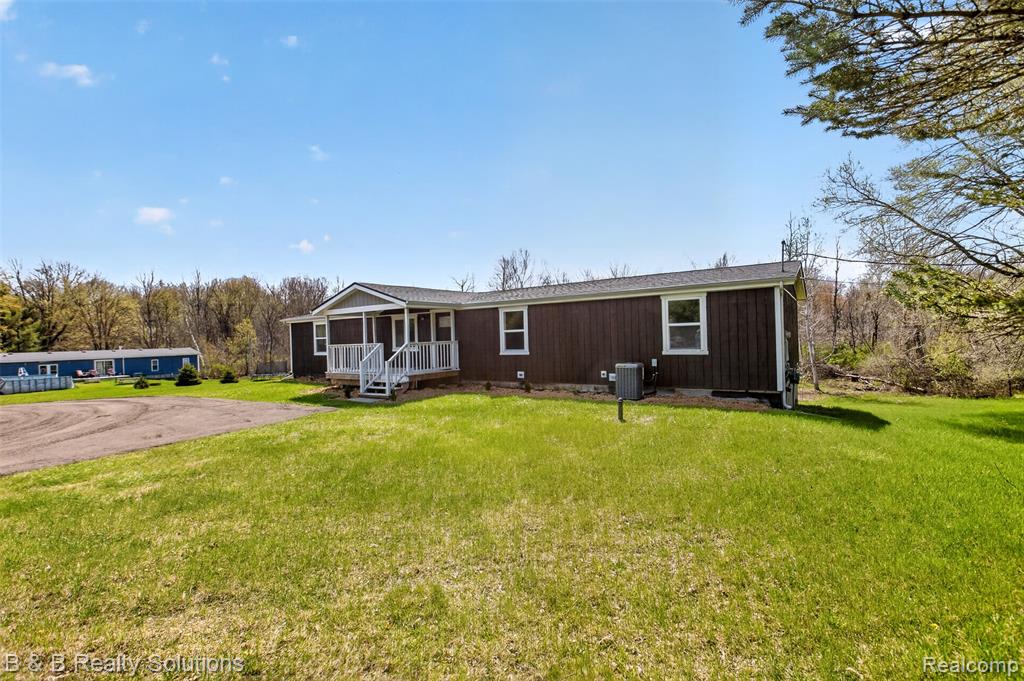 2468 Johnson Mill Road, North Branch, MI 48461 — Photo 3