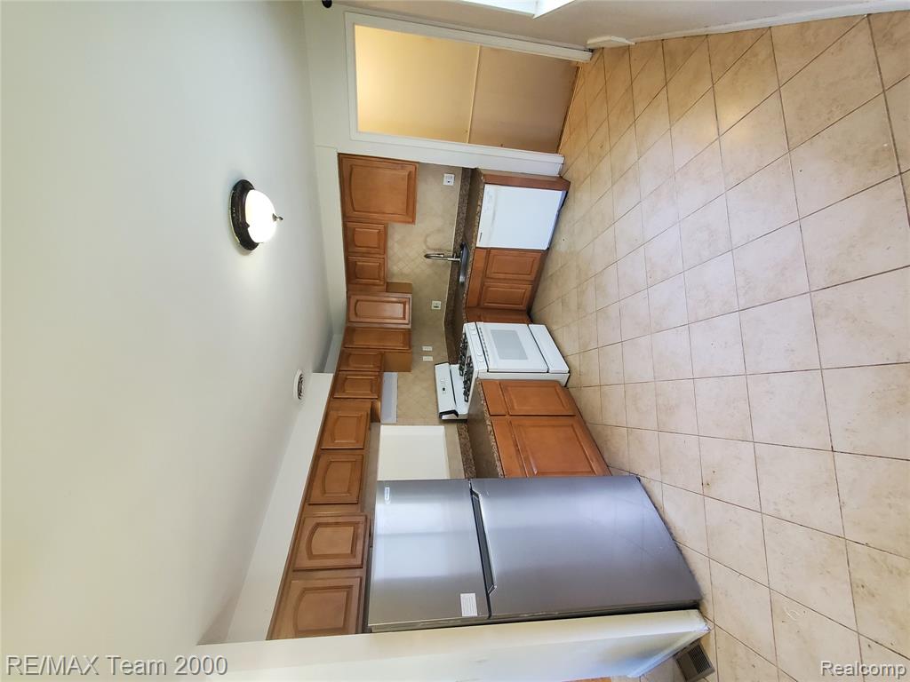 5637 MERRICK Street, Dearborn Heights, MI 48125 — Photo 6