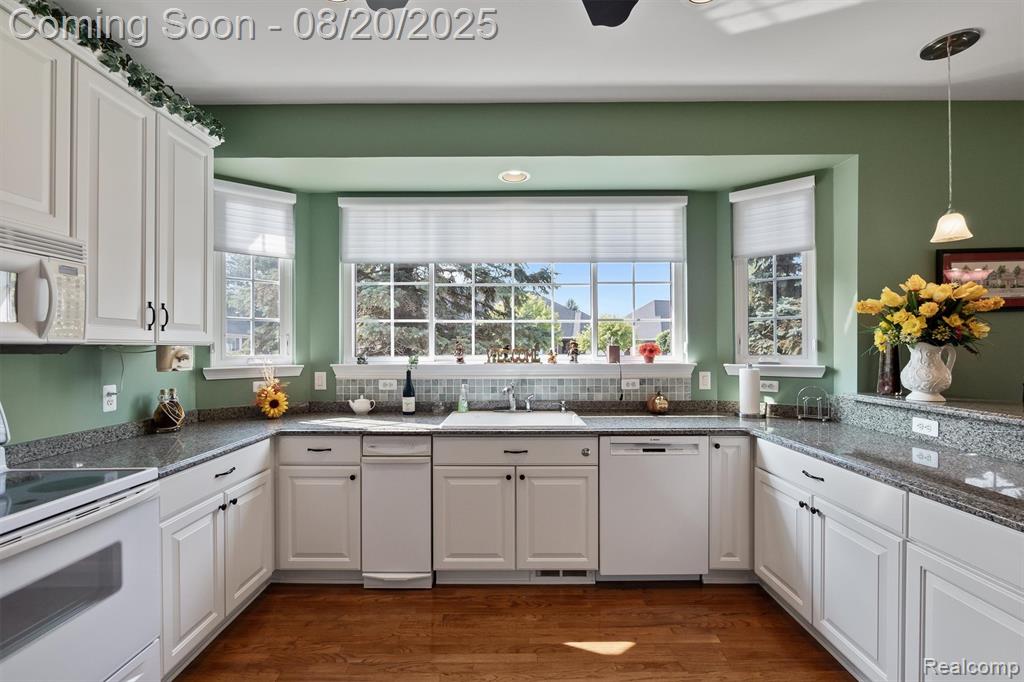 44205 Nova Drive, Sterling Heights, MI 48314 — Photo 8